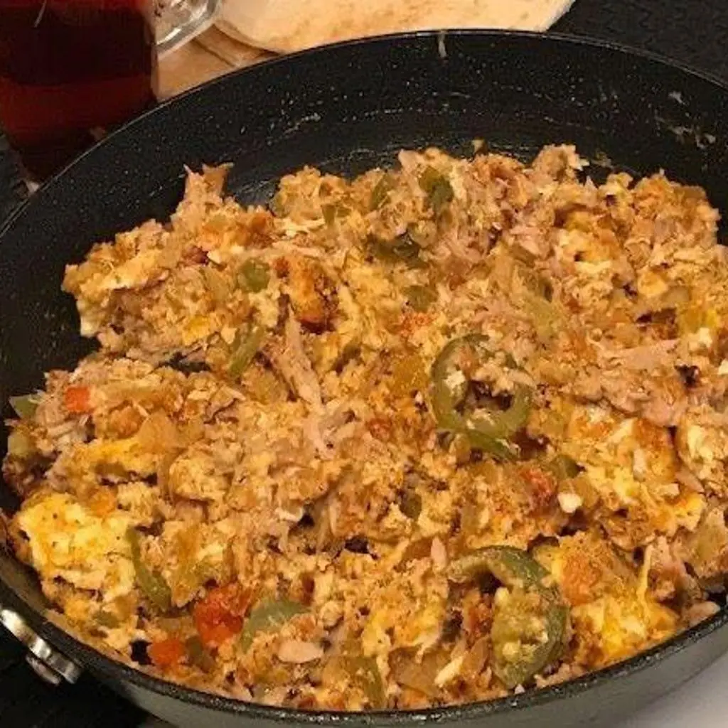 Tuna with Eggs